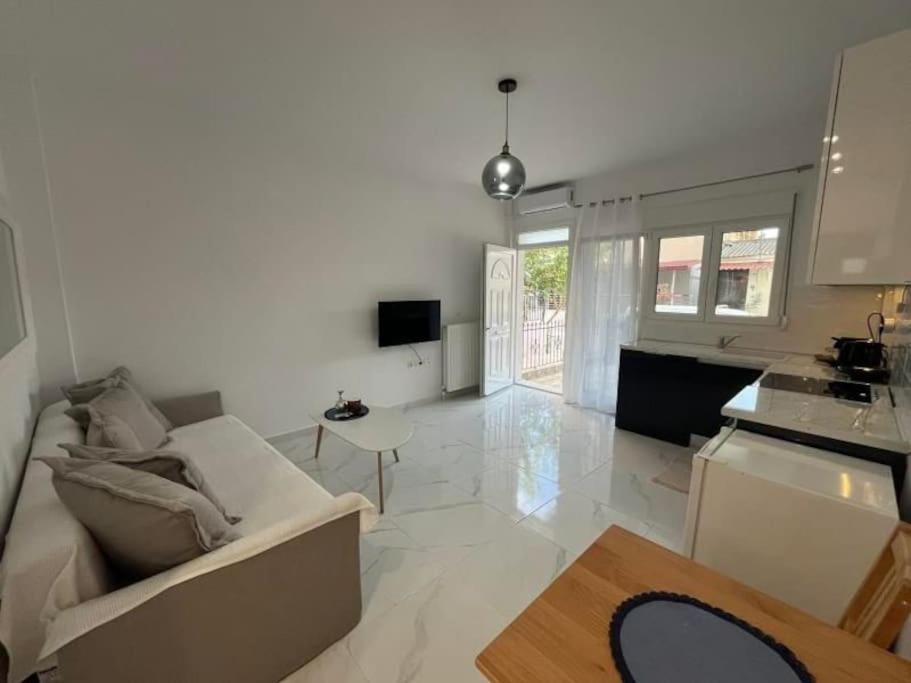 House B Diavata, Thessaloniki Apartment Luaran gambar